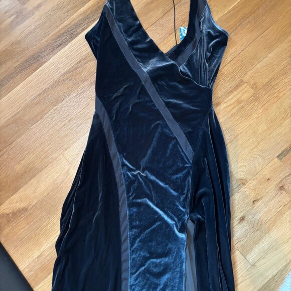 New - Free People Crossover Velvet Maxi Dress - Size Medium - Dark Blue - Picture 1 of 7
